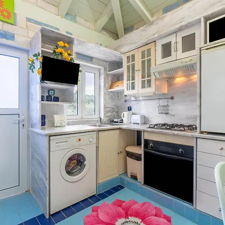 Paco's Standard 2 Apartment *