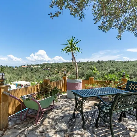 Paco's Standard 2 Apartment